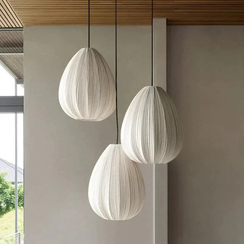 Suspensions en tissu plissé